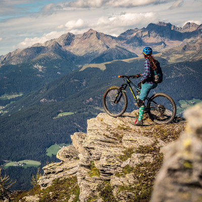 Kronplatz - trochu Alpy, trochu Dolomity a traily z ktorých je bajker v....