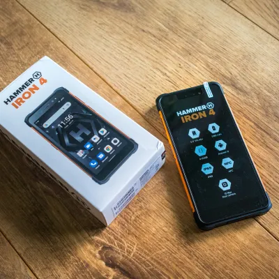 HAMMER Iron 4 - odoln&yacute; smartphone pre nen&aacute;ročn&yacute;ch