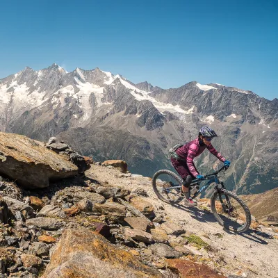 Saas Fee / Saas Grund - jeden trail, ale s du&scaron;ou